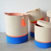 mia mélange | cesto do chão poly base, ocean blue & neon orange