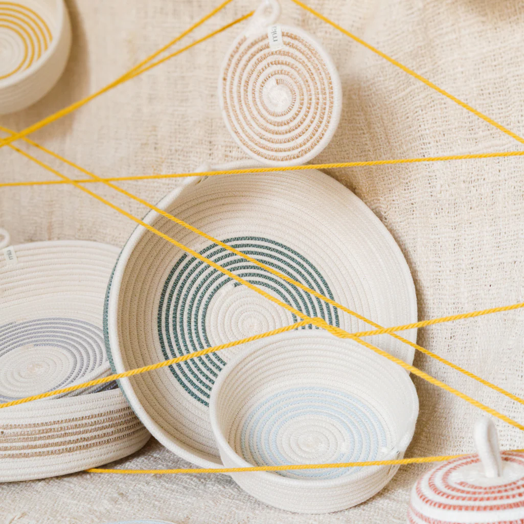 mia mélange | cesto de mesa intertwined, cor ivory & sage string